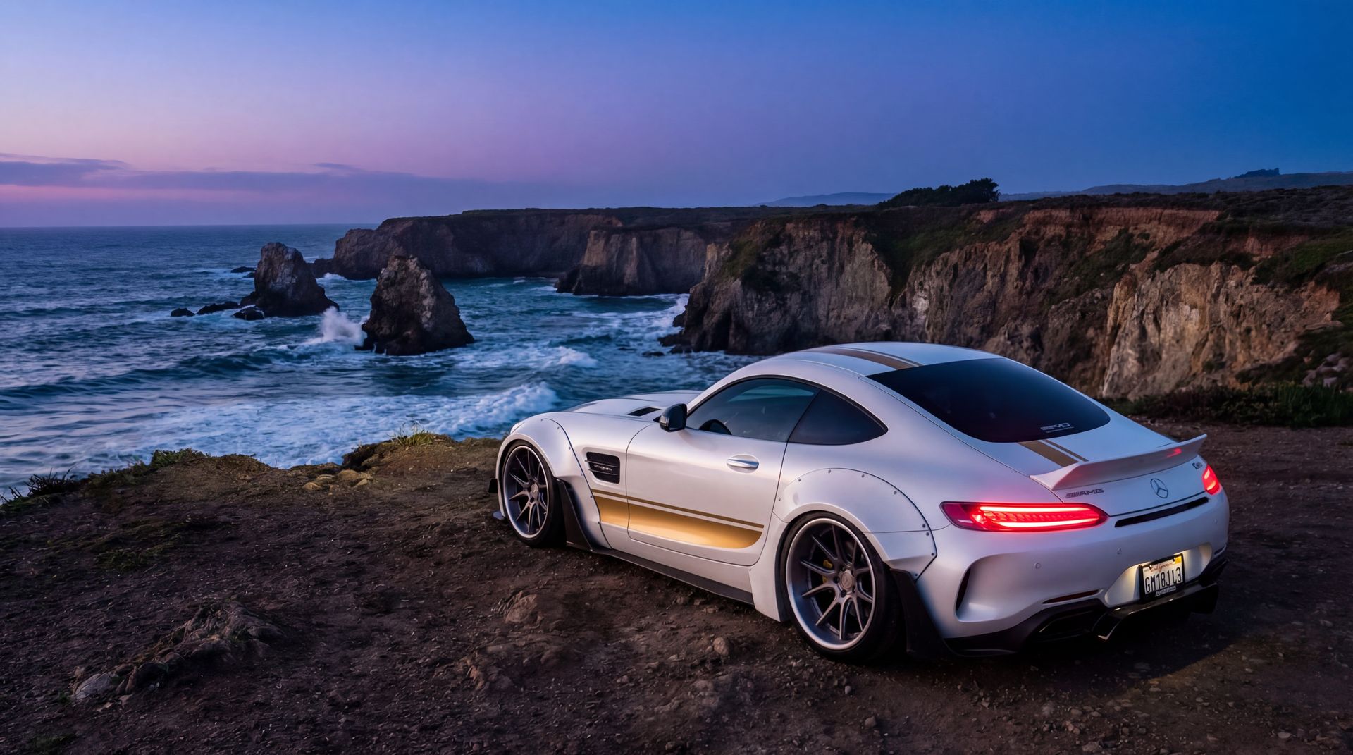 媚黑跑车视频：奔驰AMG GT海岸线自驾改装视频分享